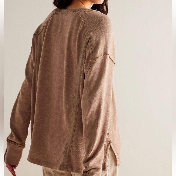 Free People We the Free Taylor Henley Top in Greige NWOT - Picture 4 of 8